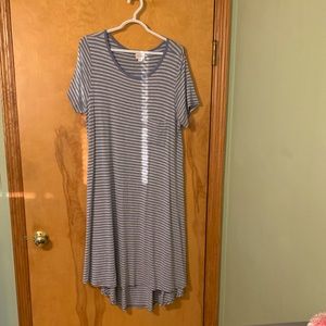 EUC Sz. L LuLaRoe Carly